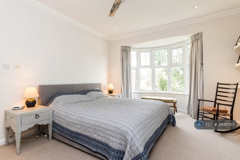 2 bedroom flat in Effra Road, London, SW2 (2 bed) (#2646510)
