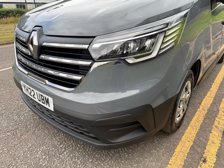 22 reg RENAULT TRAFIC 28 2.0 B/DCI 130 BHP SL BUSINESS+ panel van ( VAT INCLUDE 