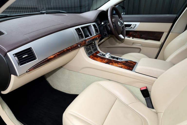 2013 '63' Jaguar XF 3.0 V6 Diesel Sportbrake Estate Premium Luxury + Rare Spec