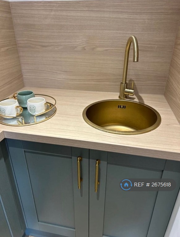 1 bedroom flat in Northfield Place, Aberdeen, AB25 (1 bed) (#2675618)