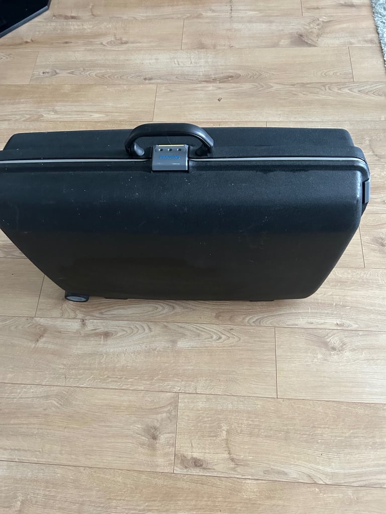 Samsonite hard shell suitcases 