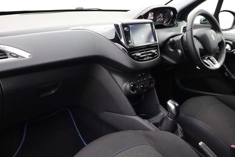 2019 Peugeot 208 1.2 208 Signature PureTech S/S 5dr Hatchback Petrol Manual