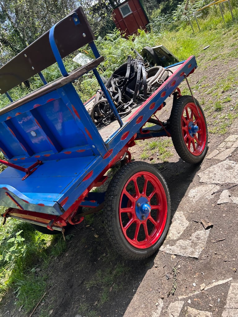Horse London cart