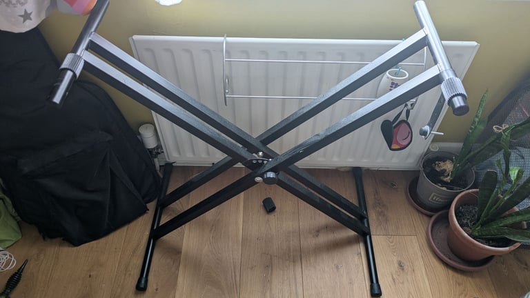 Good Quality Piano Stand, 