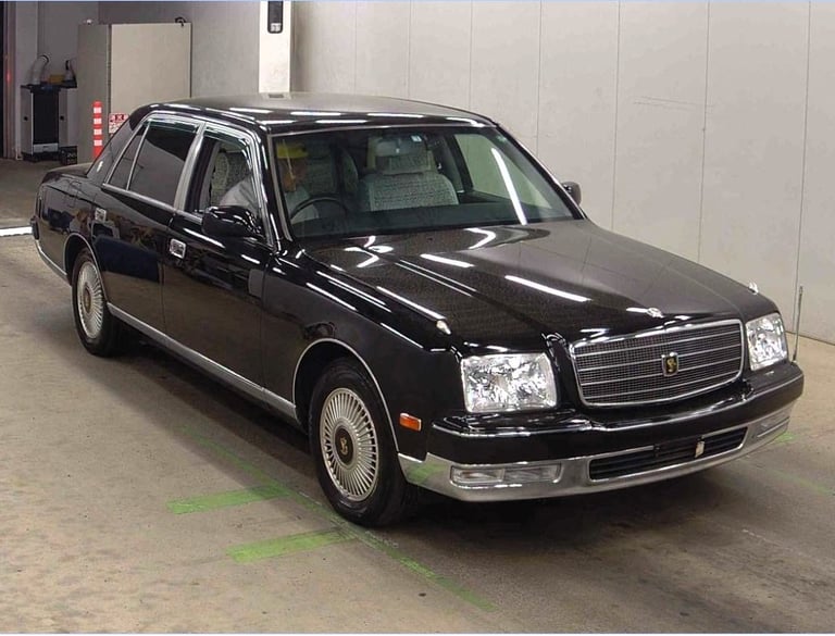 FRESH IMPORT 2014 TOYOTA CENTURY BLACK 5.0 V12 PETROL AUTO EXECUTIVE SALOON CAR