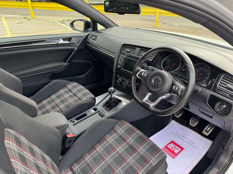 2015 Volkswagen Golf 2.0 Golf GTi Launch 3dr - NATIONAL DELIVERY* Hatchback Petrol Manual