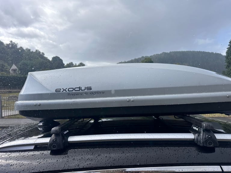 Exodus roof box 470L with key and clamps £210