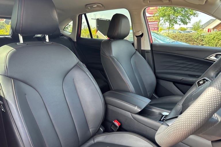 2025 MG MG HS 1.5 T-GDI PHEV Trophy 5dr Auto Hatchback Petrol Parallel PHEV Automatic