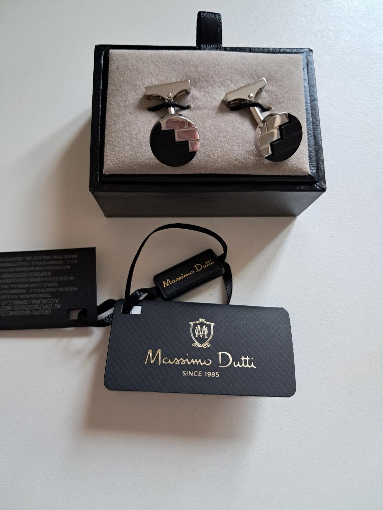 Massimo Dutti Black & Silver cufflinks. Very classy, never used £15