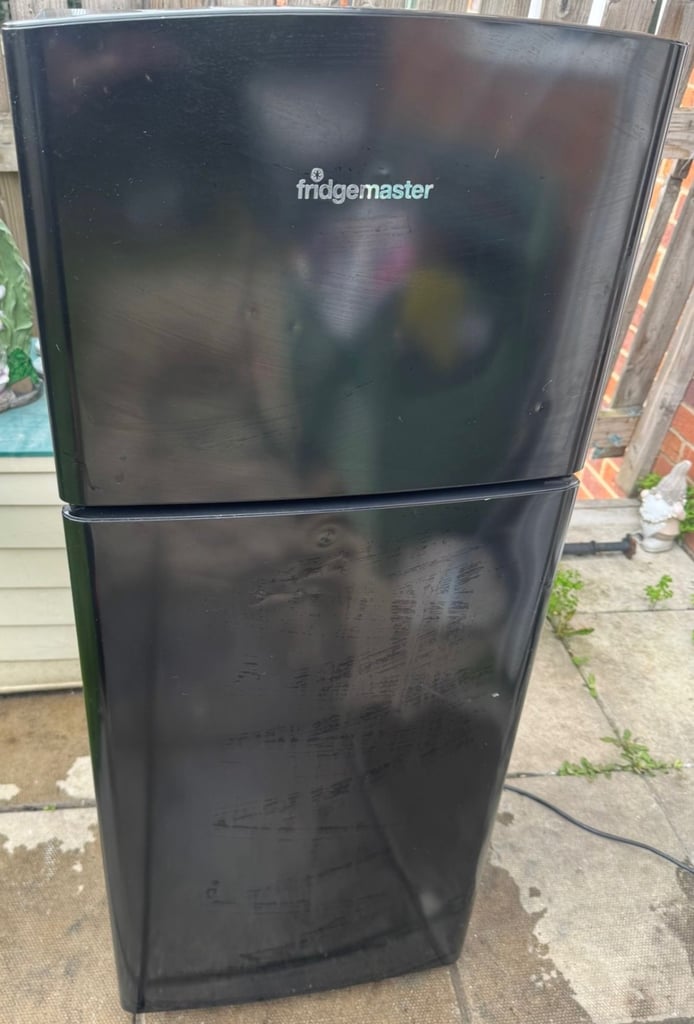 Frigemaster LED Fridge Freezer For Sale/ FREE DELIVERY