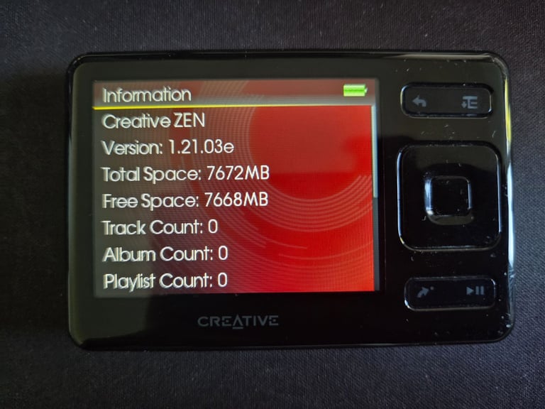 Creative Zen 8GB Black MP3 FM Radio Audio Video Player + Accessories Bundle