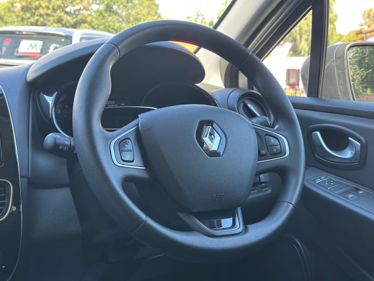 2017 Renault Clio 1.5 Play DCi 90 Diesel Manual 5 Door Hatchback Silver