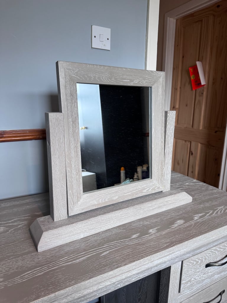 Dressing table mirror