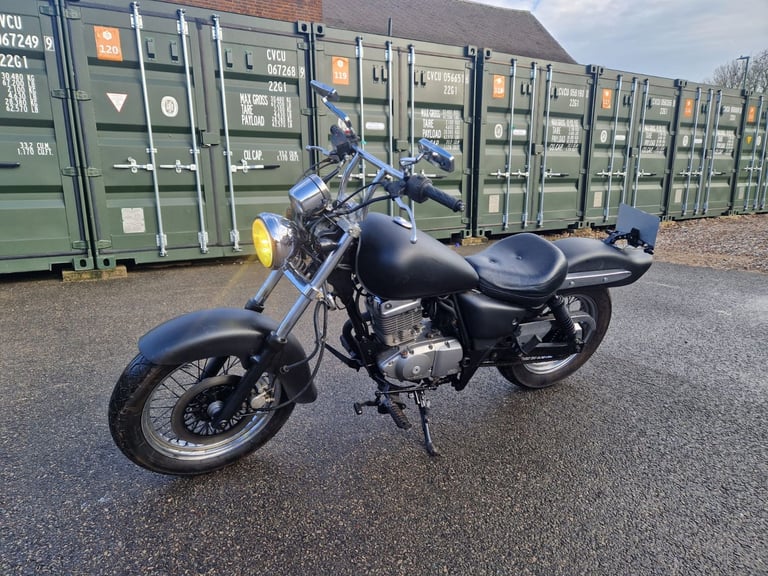 Suzuki, GZ, 2009, 124 (cc)