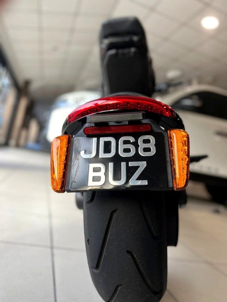 HARLEY-DAVIDSON LIVEWIRE EV TAX DEDUCTIBLE. IMMACULATE BIKE. VERY LOW MILEAGE