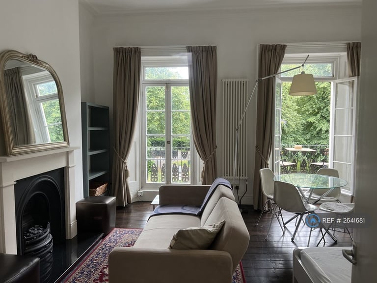 Studio flat in Oakley Square, London, NW1 (#2641681)