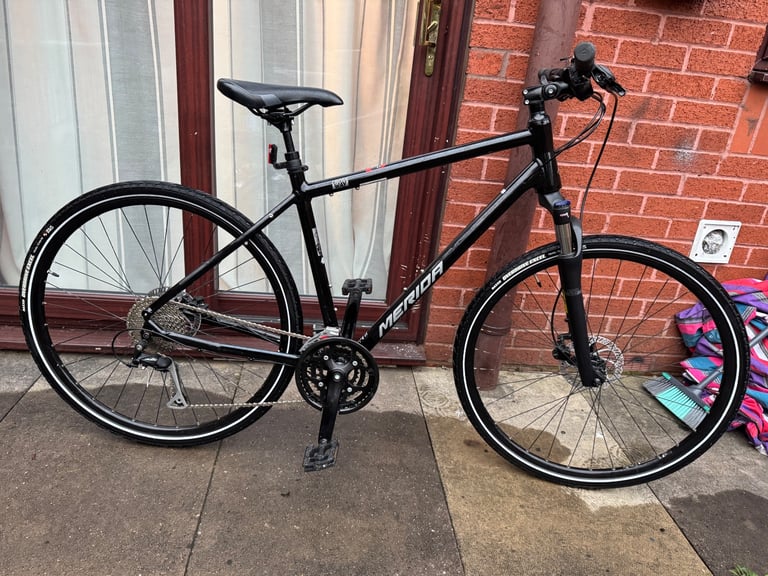image for Merida Crossway 100 Men’s Hybrid Bike. Size M