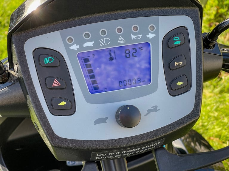 Rascal Vision 8mph Mobility Scooter 100% BATTERIES Only 0.9 Hours Use! Was £3995