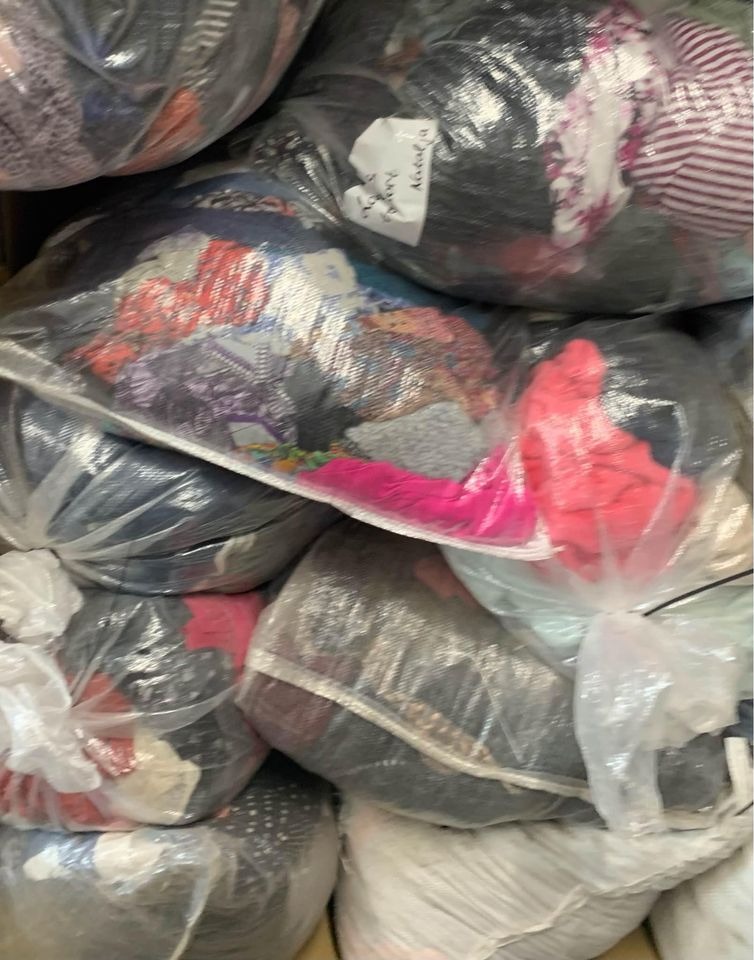 Wholesaler of Second Hand Ladies, Mens, Kids from £1 KG. Delivery Available