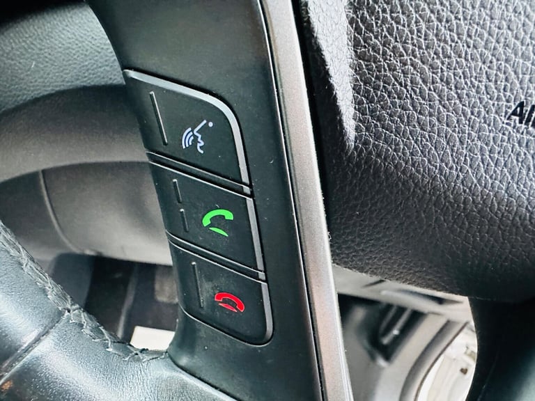 2016 Hyundai Santa Fe 2.2 CRDi SE 4WD Euro 5 5dr (5 seat) ESTATE Diesel Manual