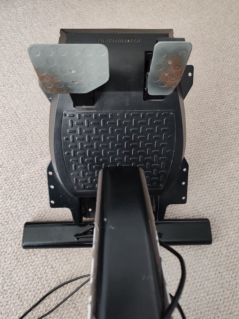 Thrustmaster TX Racing Wheel/Pedals set with PlaySeat gaming chair