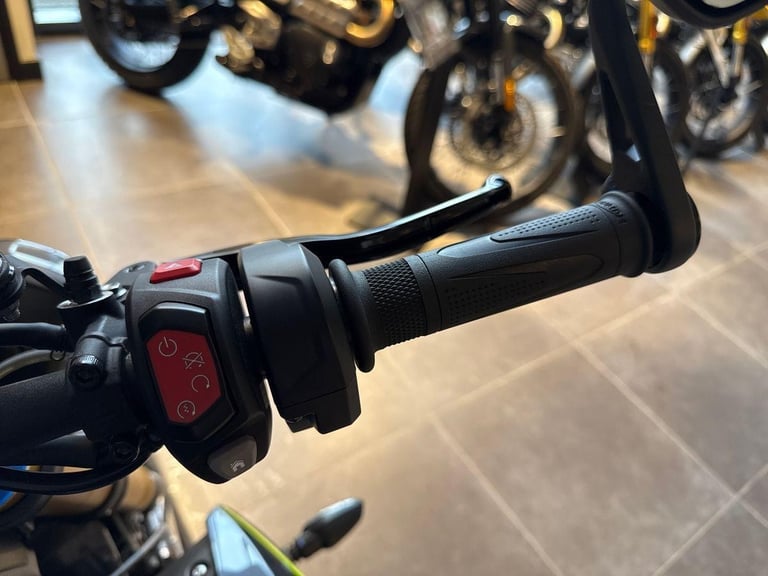 2025 Triumph Speed Triple 1200 RS PREMIUM COLOUR Petrol grey 6 Speed