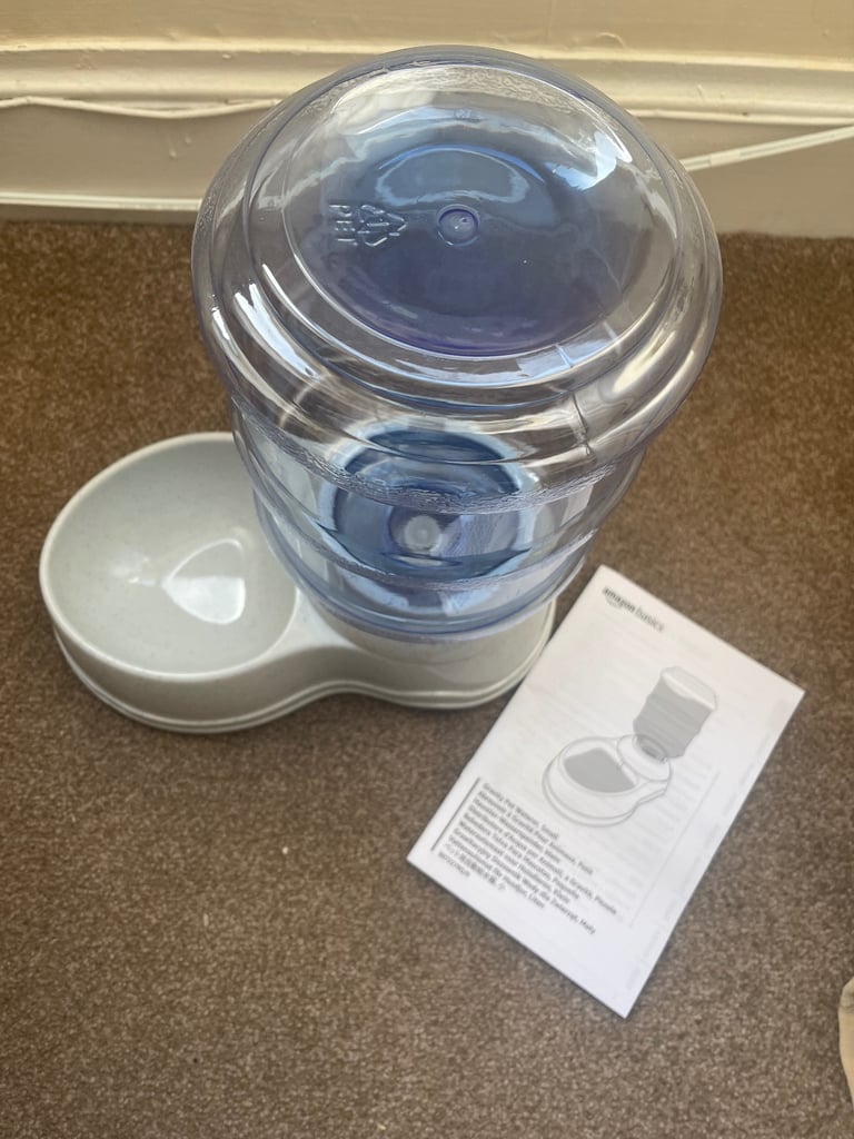 Pet Water Dispenser Station