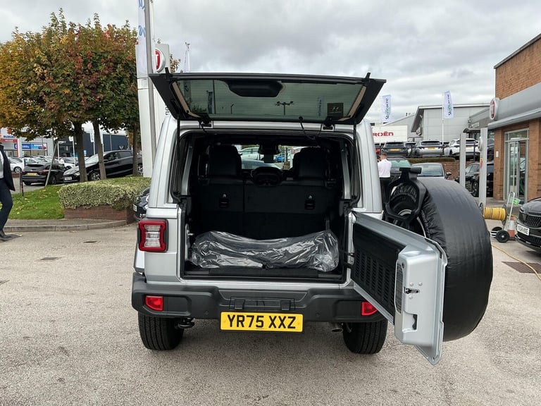 2025 Jeep Wrangler Sahara 2.0 272hp 4x4 Auto8 CONVERTIBLE Petrol Automatic