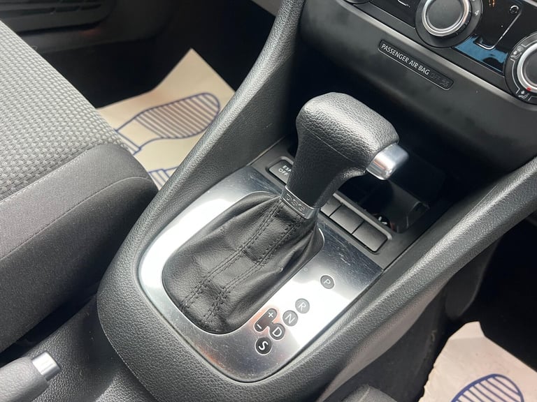 2009 Volkswagen Golf 1.6 TDI SE DSG Euro 5 5dr HATCHBACK Diesel Automatic