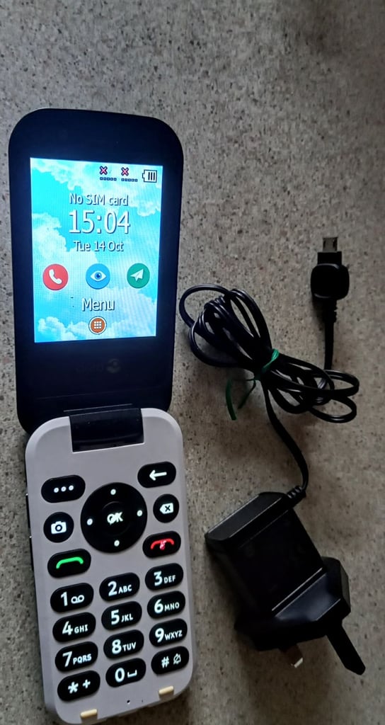 1 X Mobile Phone (DORO 7030)