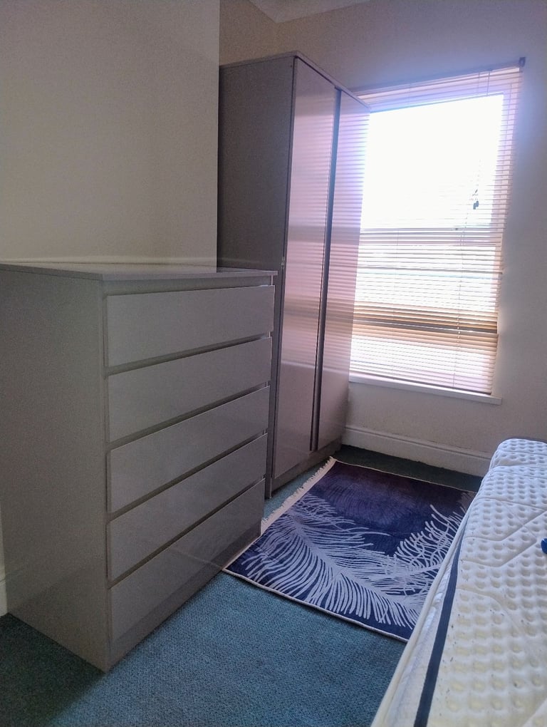 Room to rent 