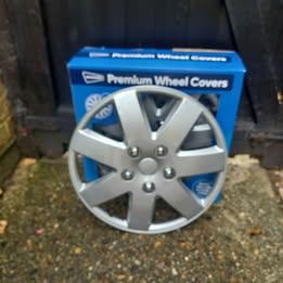15" wheel trims x 4