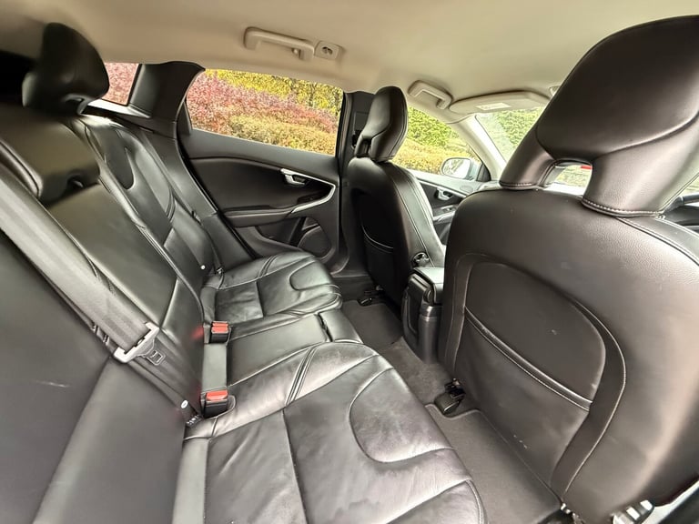 2017 Volvo V40 D2 [120] Inscription 5dr HATCHBACK Diesel Manual