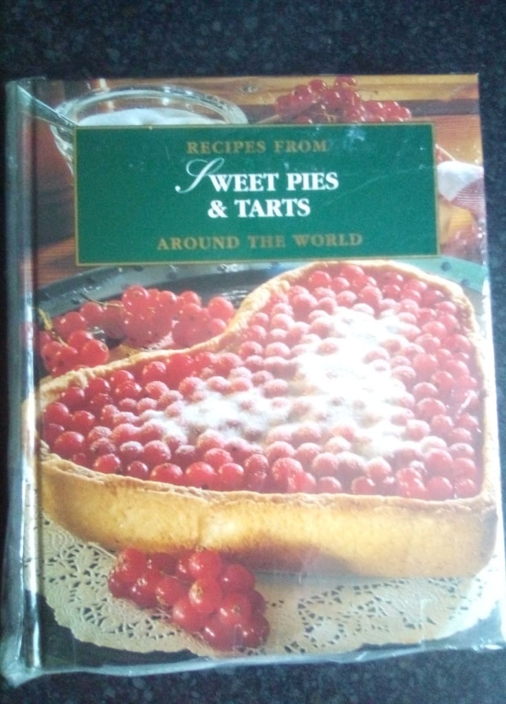 TRACTOR MAGS, BOOKS - COOKING, PLANTS, 1ST AID, BIBLE, DIY, HISTORY ETC