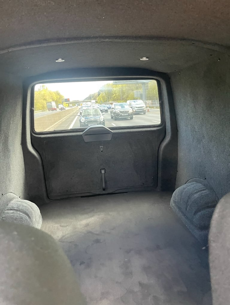 2022 vw transporter 150 6speed 