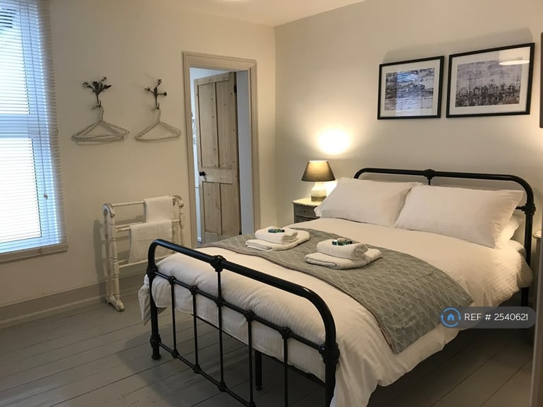 2 bedroom house in Essex Street, Whitstable, CT5 (2 bed) (#2540621)
