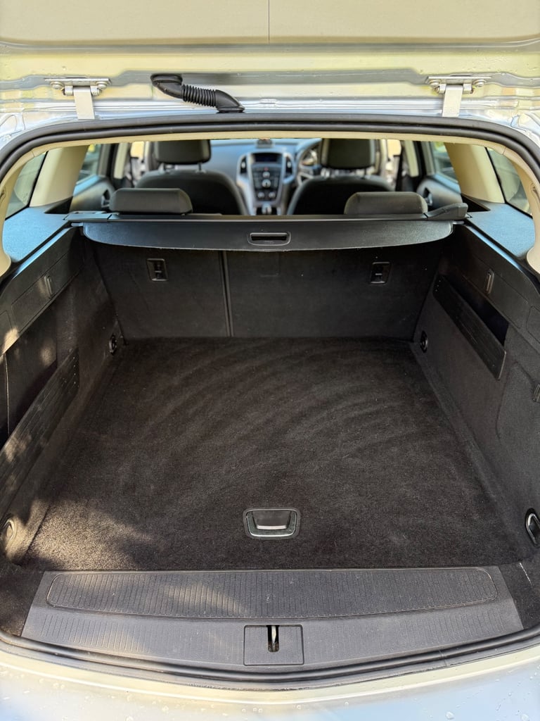 Vauxhall, ASTRA, Estate, 2015, Manual, 1598 (cc), 5 doors