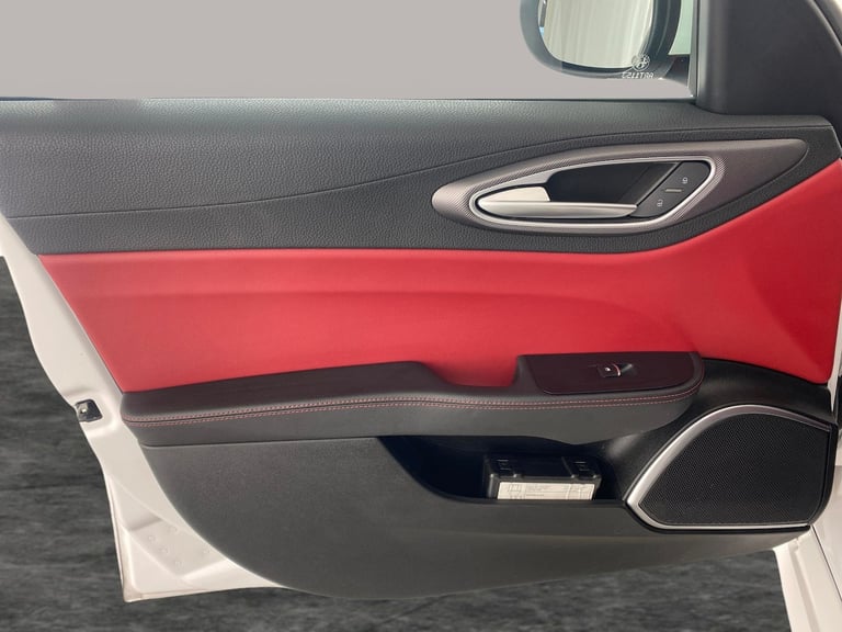2021 Alfa Romeo Giulia 2.0T Veloce Saloon 4dr Petrol GPF Auto Euro 6 (s/s) (280 ps) - CARPLAY - N...