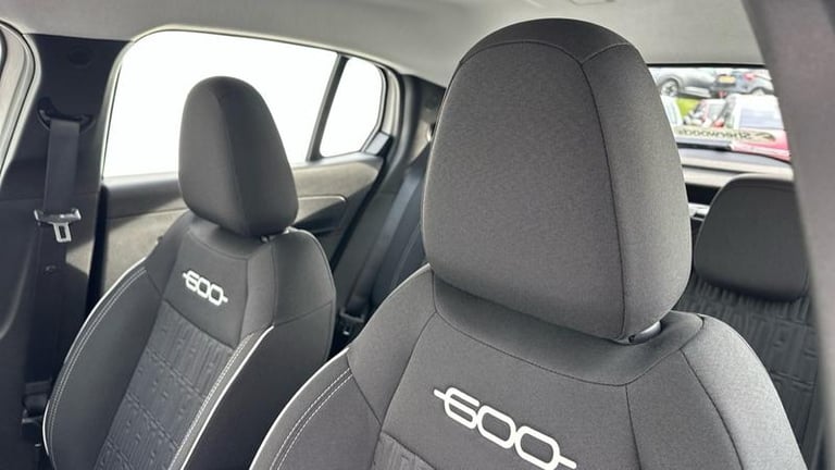 2025 Fiat 600 1.2 MHEV SUV 5dr Petrol Hybrid e-DCT Euro 6 (s/s) (100 ps) Automatic Hatchback Hybr...