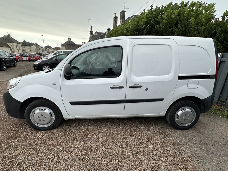 NO VAT** ULEZ COMPLIANT**FINANCE AVAILABLE**2017 RENAULT KANGOO**12 MONTHS MOT