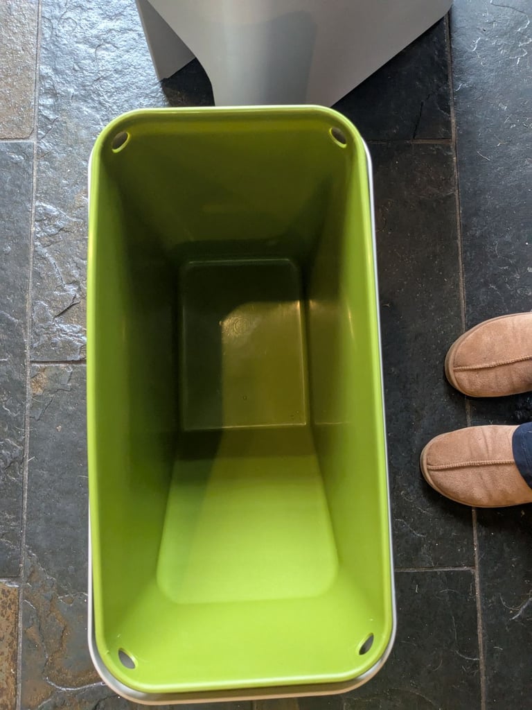 Joseph Joseph kitchen bin very good condition