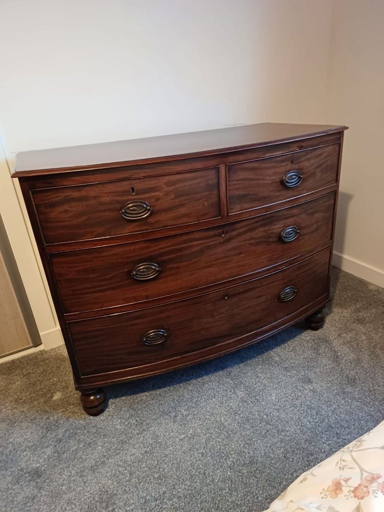 Antique Bow-fronted chest of drawers 