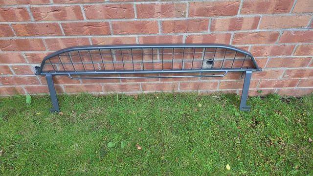 SEAT Leon or Curpa Leon Dog Guard Travall TDG1403 in Wallsend