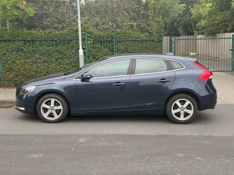 2013 Volvo V40 T3 SE 5dr HATCHBACK Petrol Manual