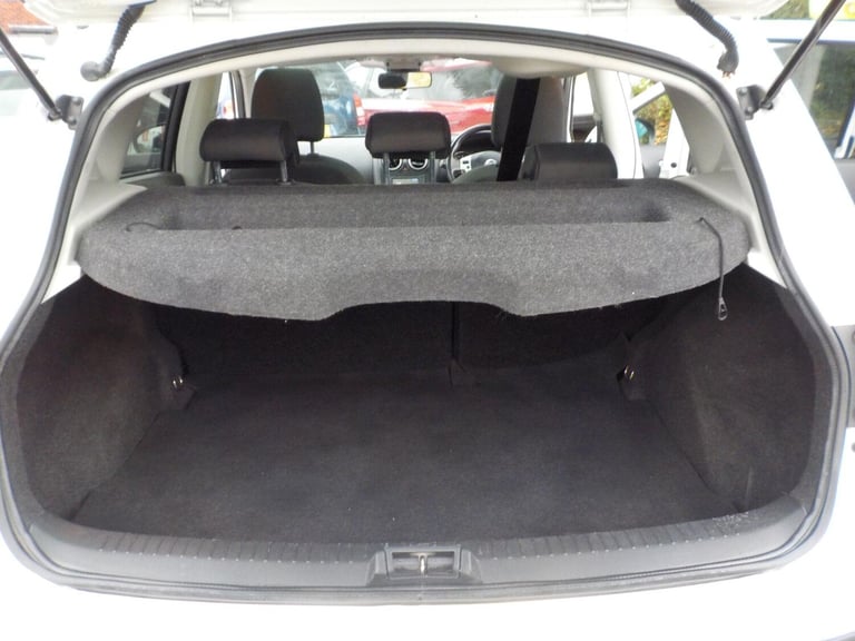 2012 Nissan Qashqai 1.5 dCi n-tec+ 2WD Euro 5 5dr HATCHBACK Diesel Manual