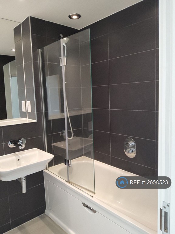 2 bedroom flat in Osprey House, Reading, RG2 (2 bed) (#2650523)
