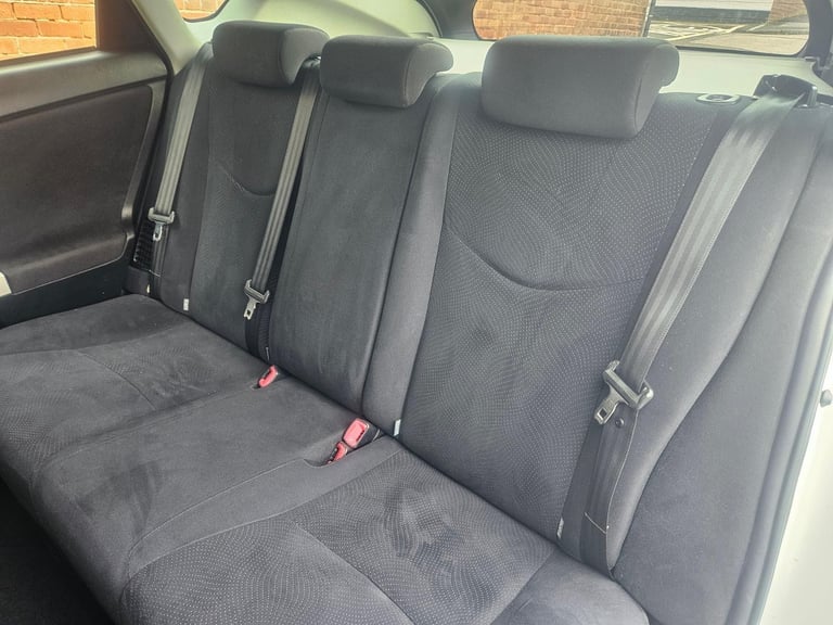 Toyota Prius 1.8 hybrid fully serviced including new batteries fitted 