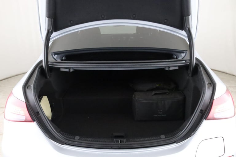 2020 Mercedes-Benz E Class 2.0 E300de 13.5kWh AMG Line Edition G-Tronic+ Euro 6 (s/s) 4dr SALOON ...