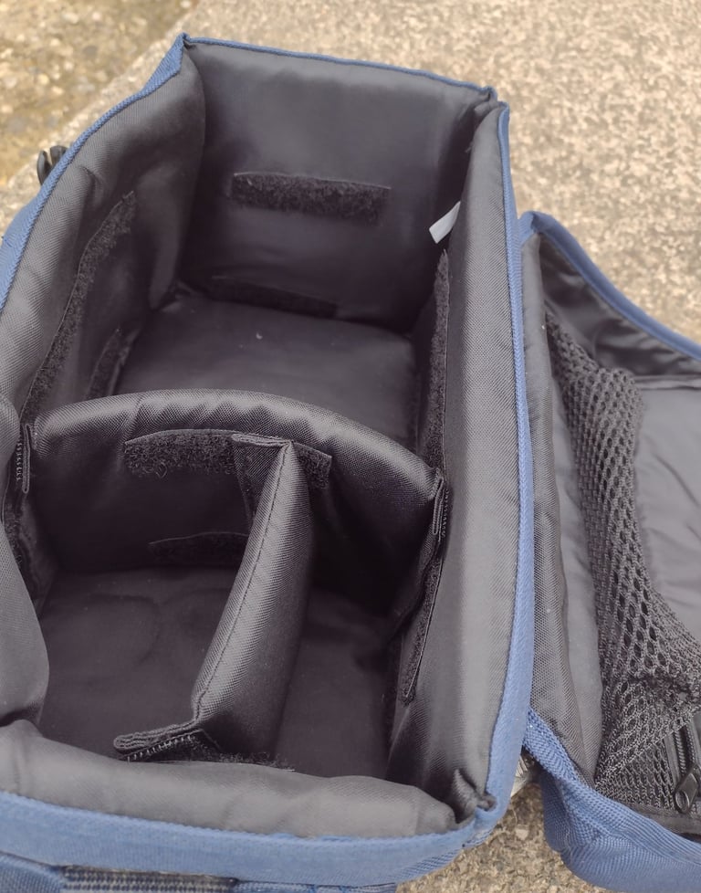 Antler Camera bag. Very good condition. Holds 1 x dslr camera + 2 lens + accessories.