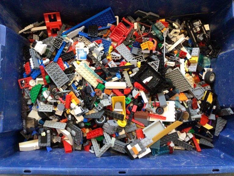 Lego 12 kg in weight, lots of parts, some Lego city, some Lego friends and stars wars etc 